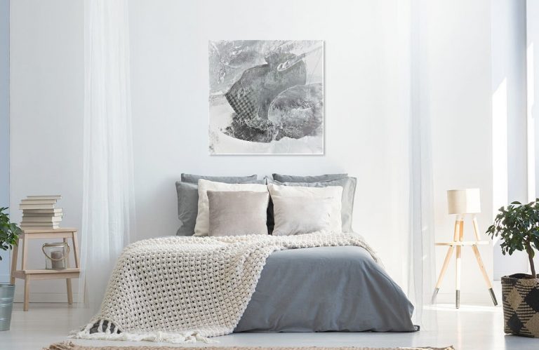 black and white aple - sleeping room